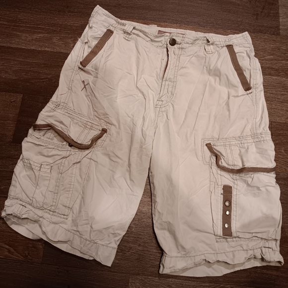 Y2k Marc Ecko Tan Cargo Shorts Size 32 - Picture 1 of 6